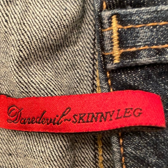 Gently Worn Size 31 Guess Daredevil Skinny Leg Jeans Ankle Grazer - Picture 3 of 14